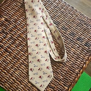 Hermes 100% silk fox and bird tie